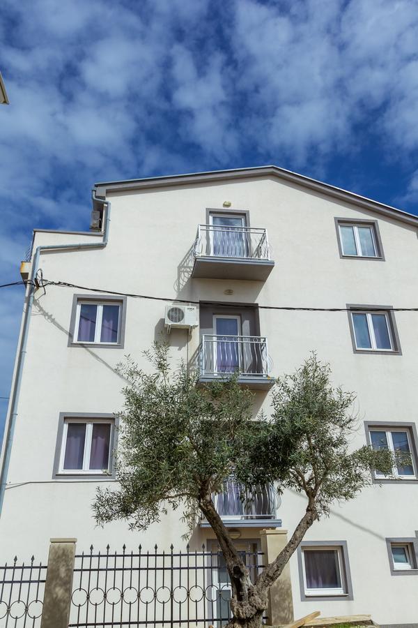 Apartments In City Center Ventus Novalja Exterior foto
